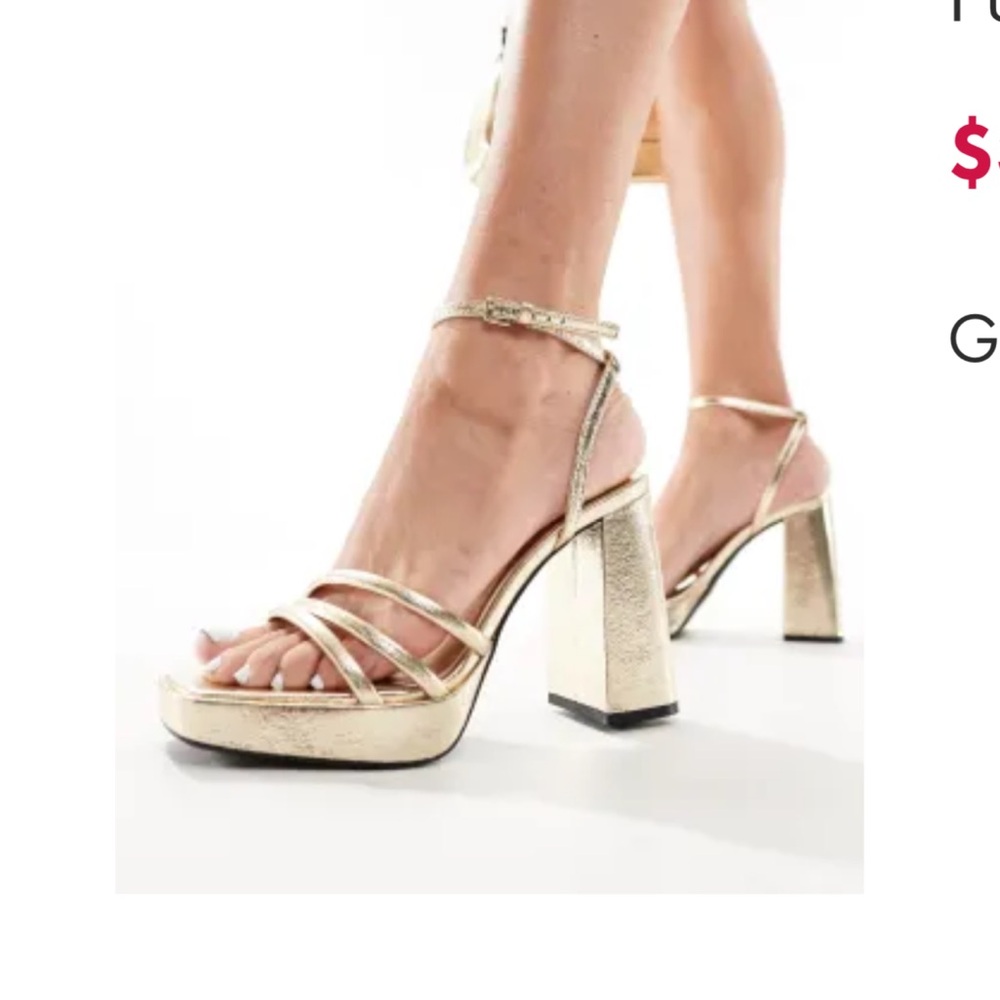 Pull&Bear Gold Strappy Heels with box

Has some wear on the top by the heel